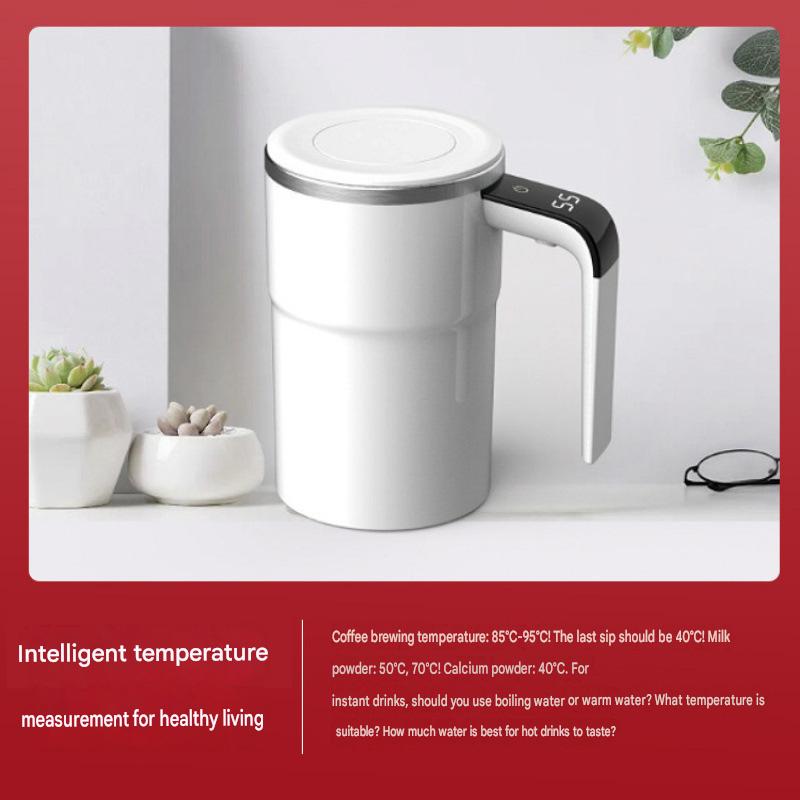 Automatic stirring cup