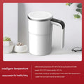 Automatic stirring cup