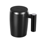 Automatic stirring cup